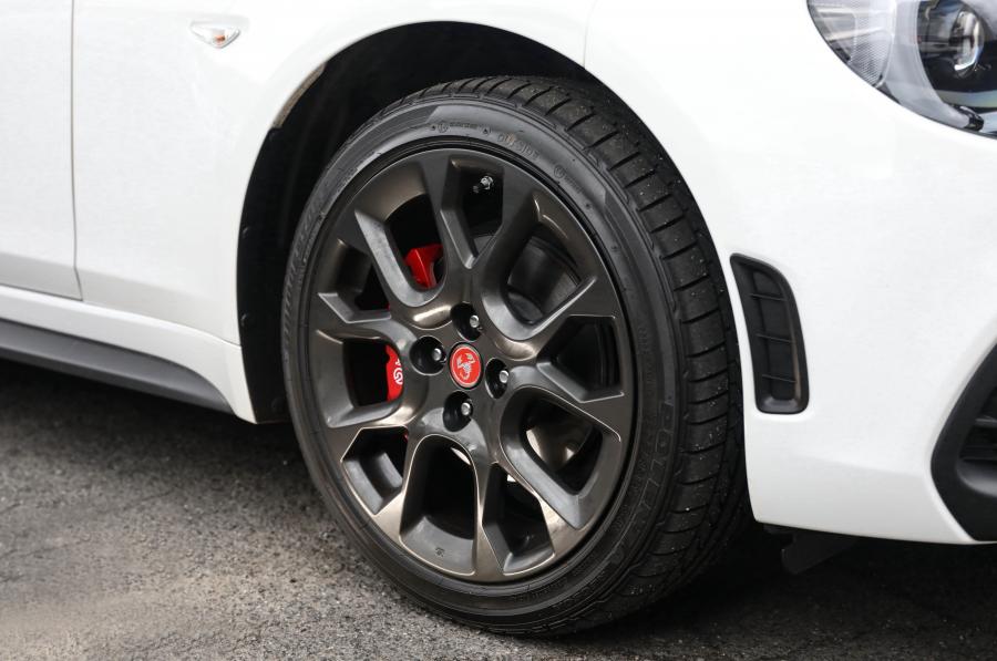 Колеса Abarth 124 Spider Monza Edition (348) 2018 года  (AU) (фото 21 из 23)